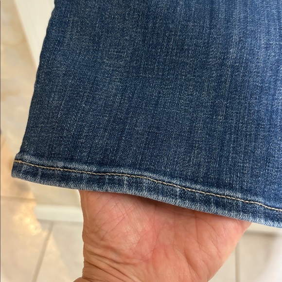 White House Black Market Mid-Rise Slim Boot Everyday Soft Jeans - Picture 7 of 11